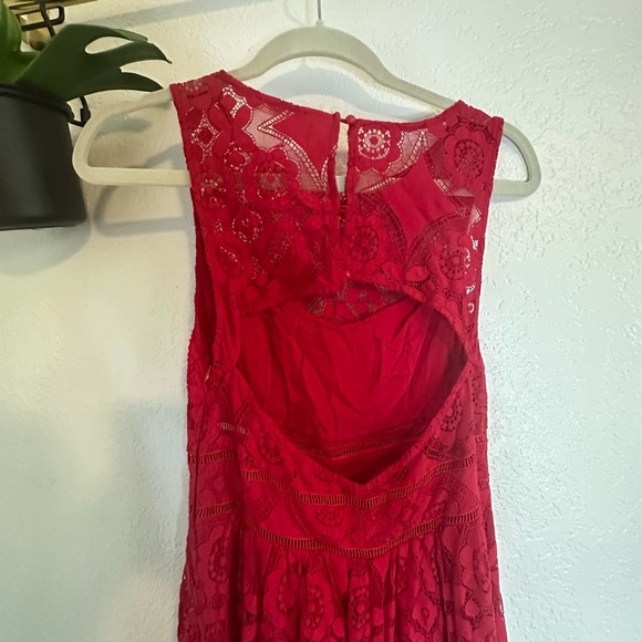 Red Lace Maxi Dress with Cut Out Back. Size Large - Picture 6 of 8